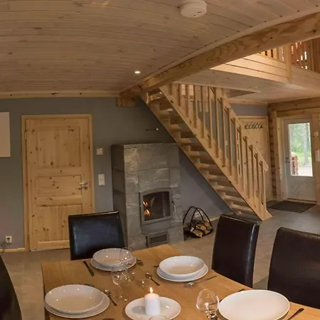 Lampiranta Log Chalet *