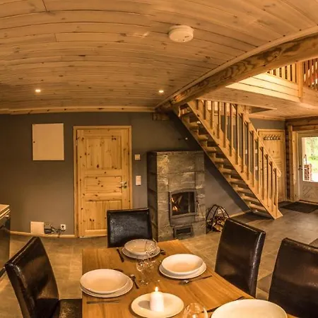 Lampiranta Log Chalet *